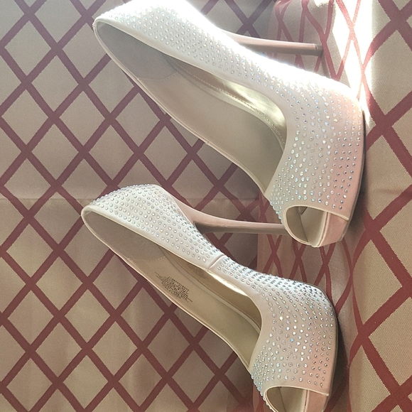 Jennifer Lopez Shoes - Jennifer Lopez Pumps